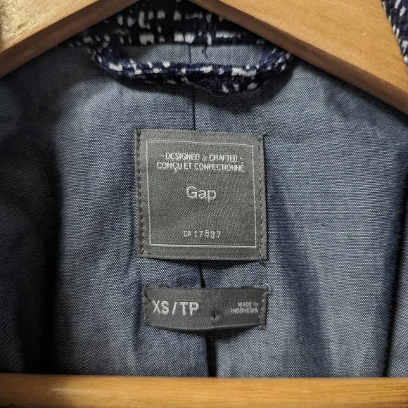 Gap Jacket - Picture 3 of 3